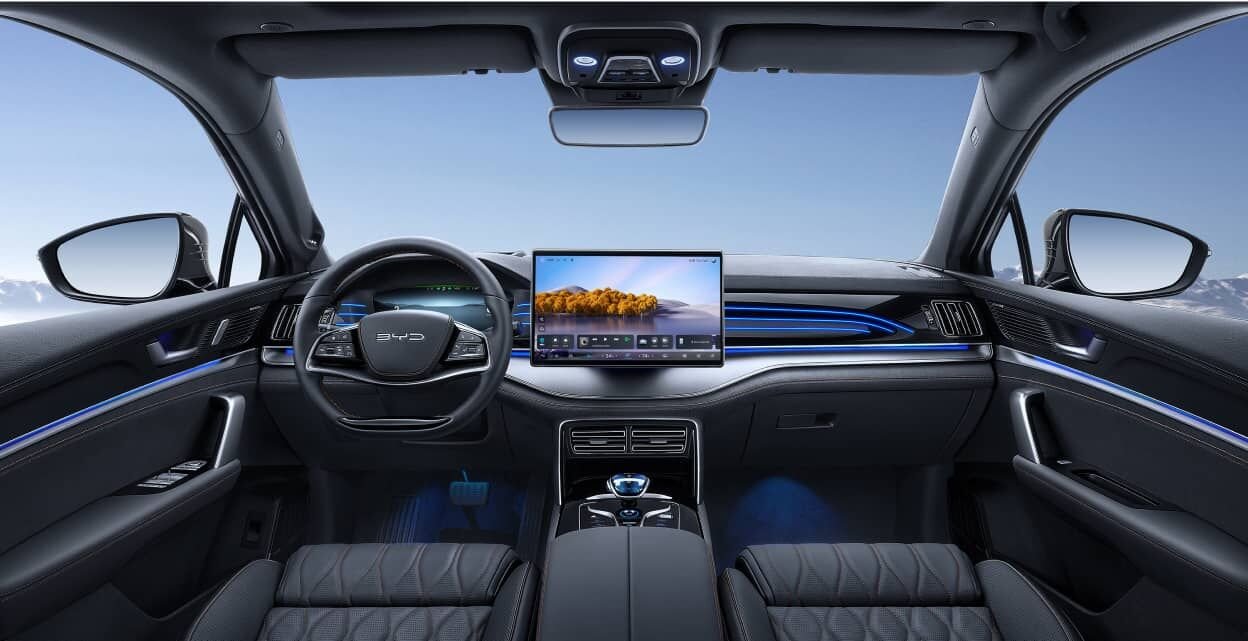 BYD TANG-ის ინტელექტუალური სალონი