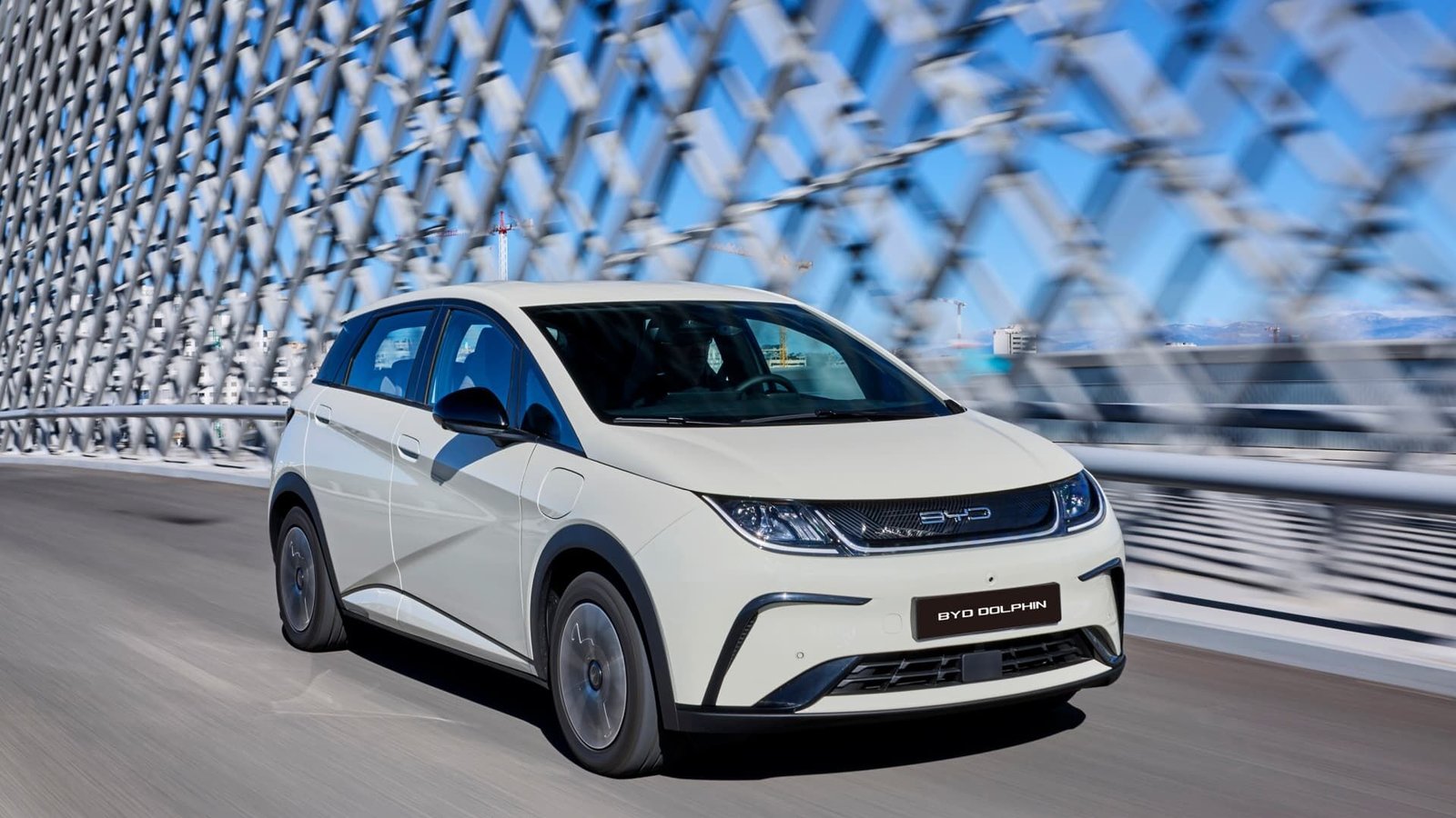 BYD DOLPHIN გზაზე